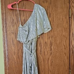 Gold One-Shoulder Pleated Dress Maxi